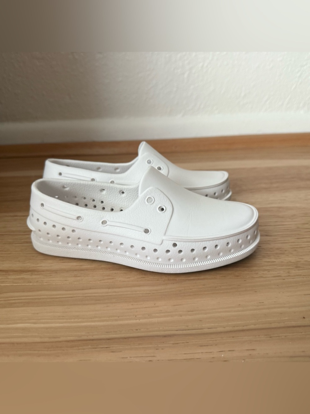 Native Shoes Kids Howard Sugarlite slip on shoes size 12